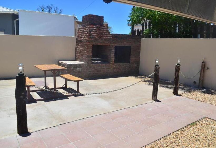 エコノミールーム, Breaking Dawn