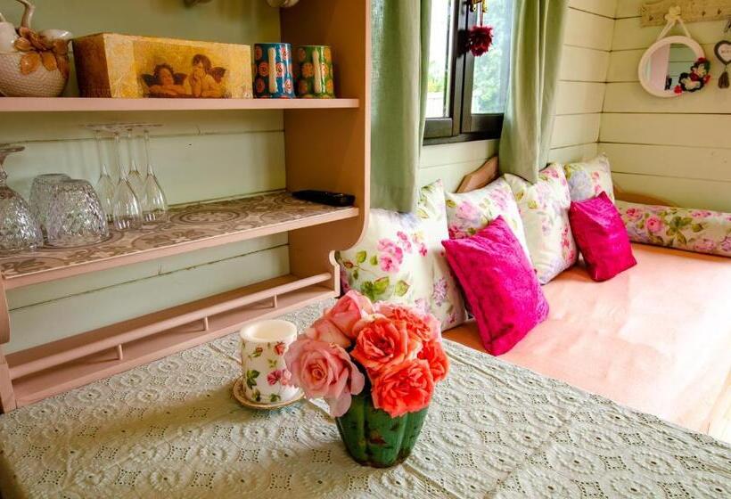 غرفة عائلية مطلّة علي الحديقة, La Roulotte De La Villa Des Chouettes