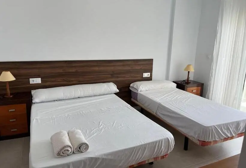 ベーシックトリプルルーム, Living One Bed And Breakfast
