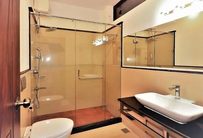 スタンダードトリプルルーム, Room In Guest Room   Lakerose Wayanad Resort   Superior Lake View