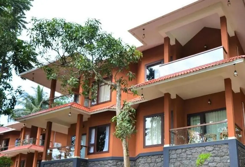 スタンダードトリプルルーム, Room In Guest Room   Lakerose Wayanad Resort   Superior Lake View
