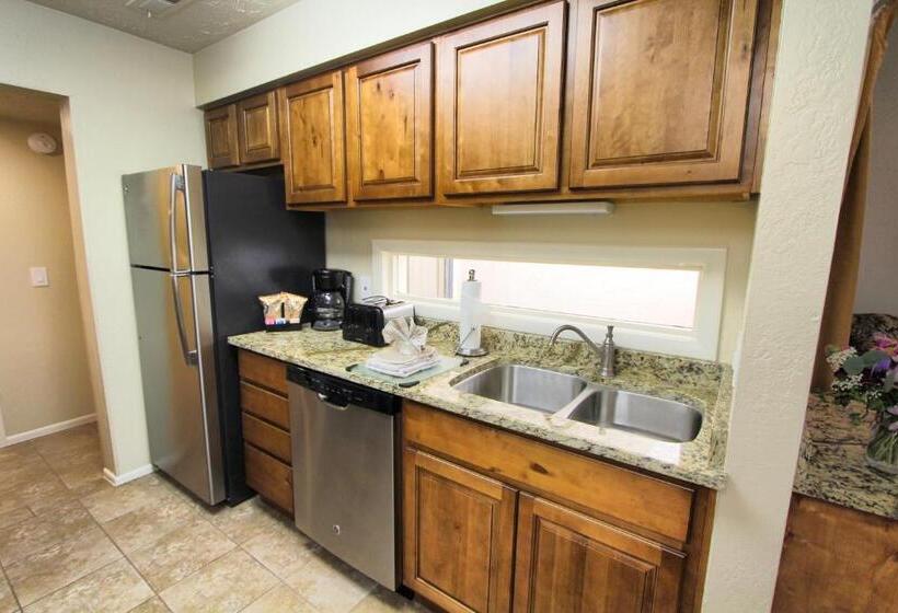 شقة غرفتين, Villas At Southgate