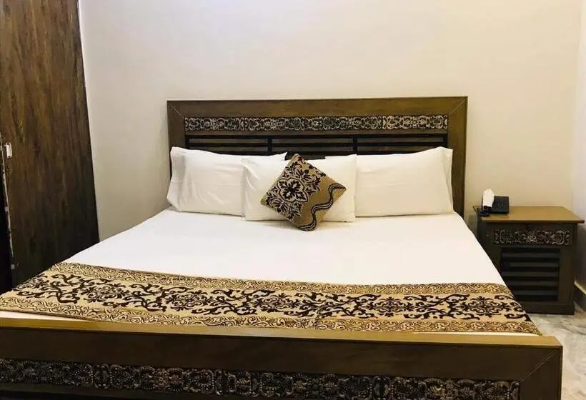 اتاق لوکس, Pakeeza One
