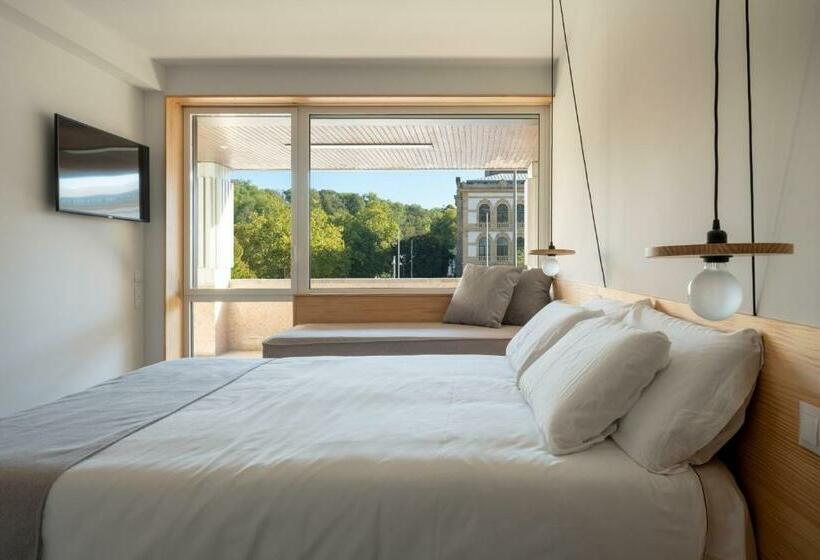 اتاق سوپریور با چشم‌انداز شهر, Cristina Enea Rooms