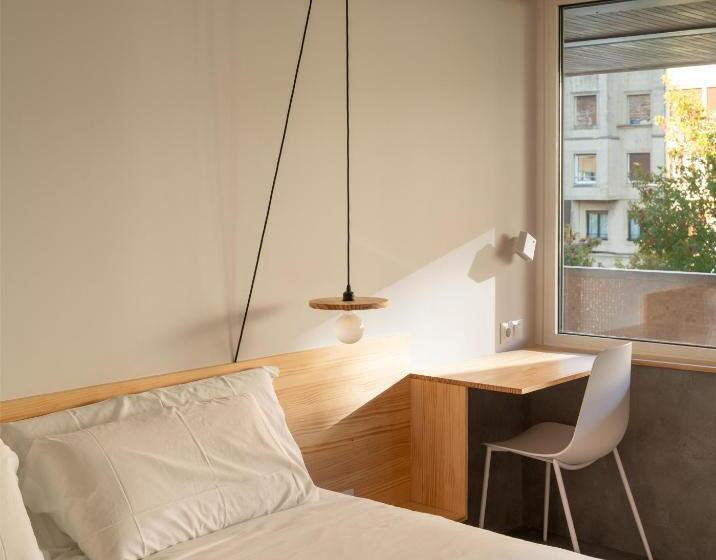 家庭间, Cristina Enea Rooms