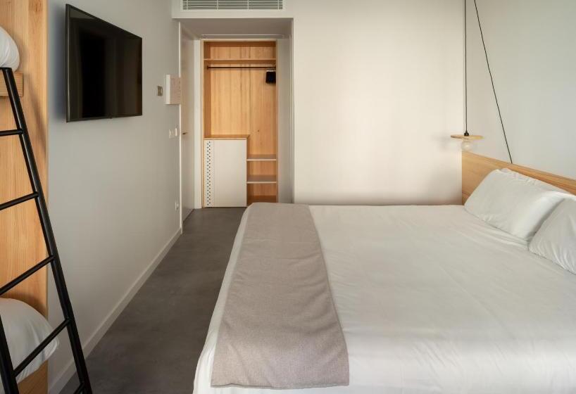 家庭间, Cristina Enea Rooms