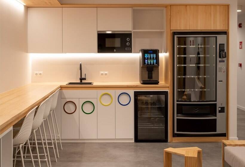 家庭间, Cristina Enea Rooms