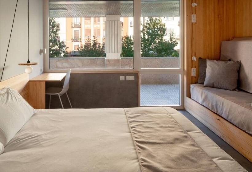 家庭间, Cristina Enea Rooms