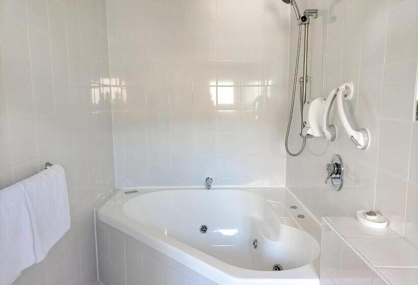 إستوديو قياسى, Boutique Motel