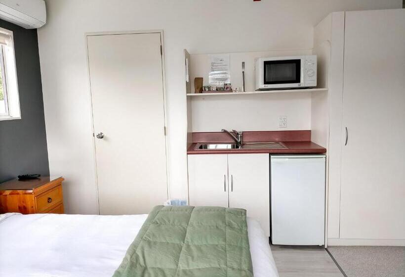 إستوديو قياسى, Boutique Motel