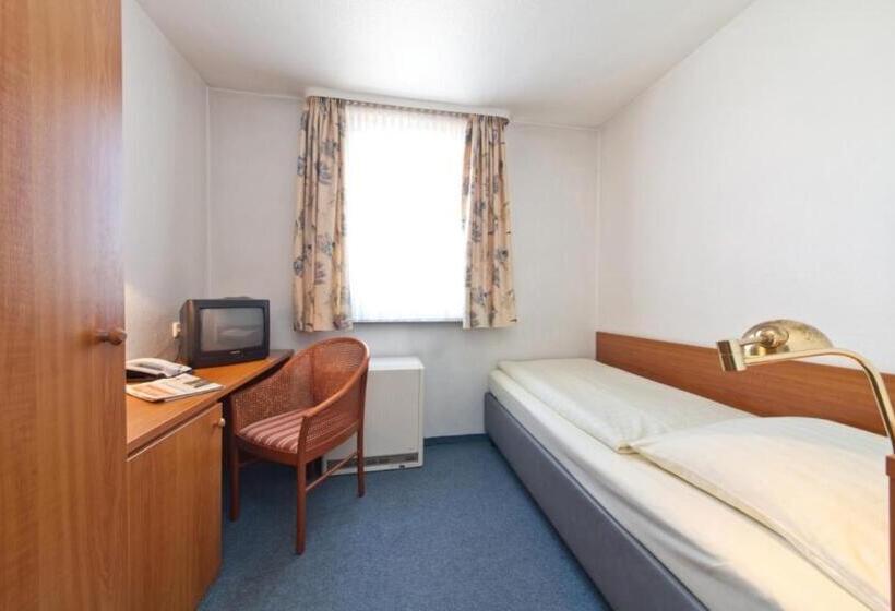 标准单人间, Commerz Hamburg