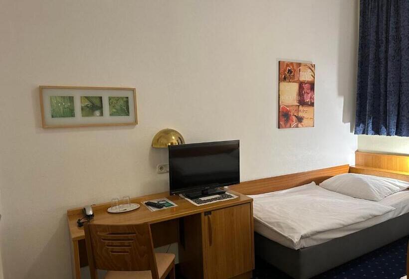 标准单人间, Commerz Hamburg