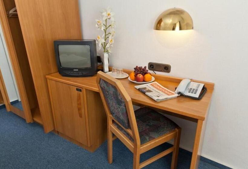 标准间, Commerz Hamburg