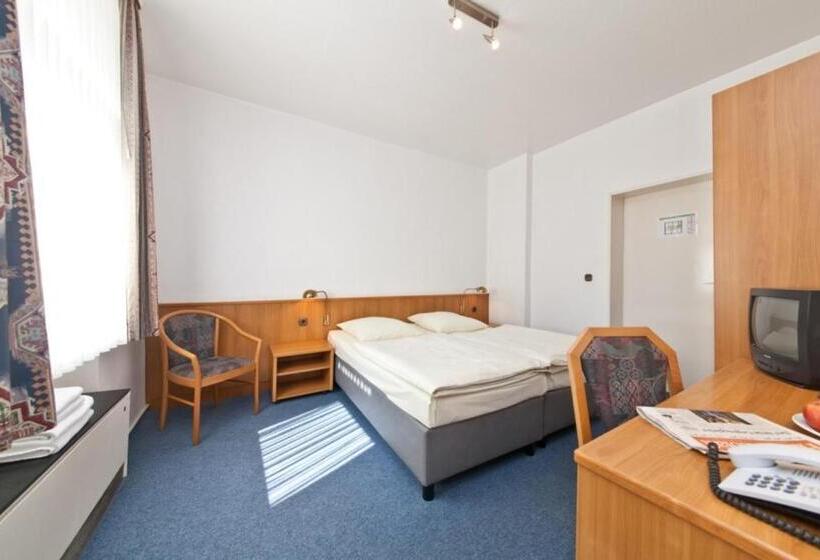 标准间, Commerz Hamburg