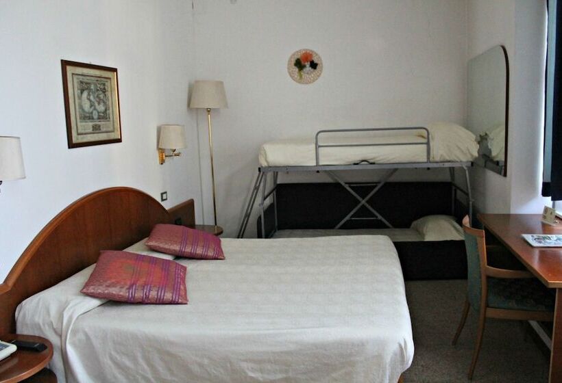 اتاق استاندارد سه نفره, Albergo Meuble Stelvio