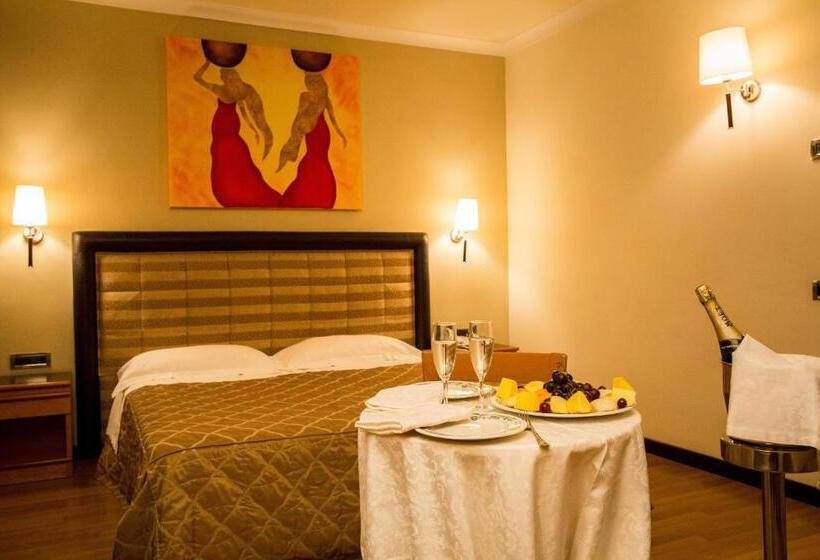 חדר סטנדרט לשלושה, Ares