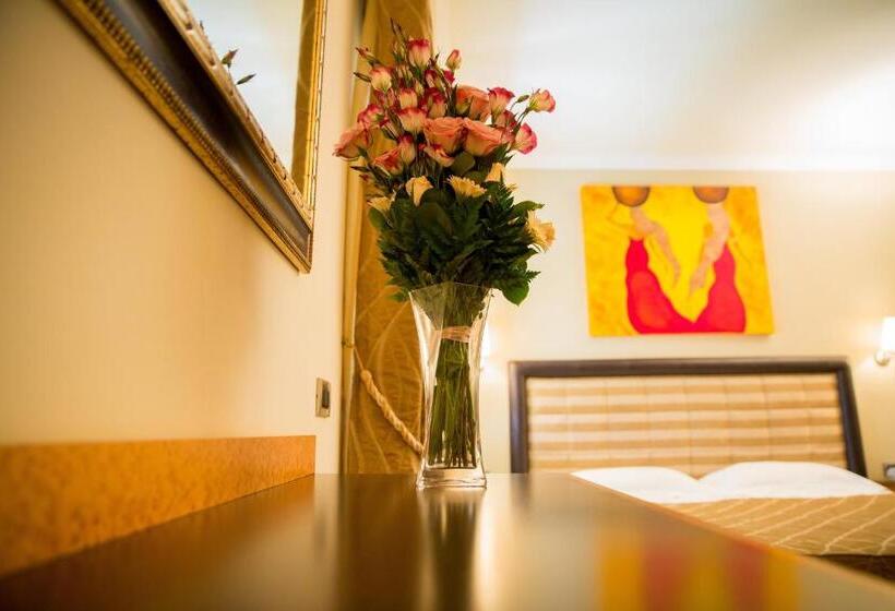 חדר סטנדרט, Ares