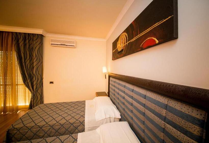 חדר סטנדרט לארבעה, Ares