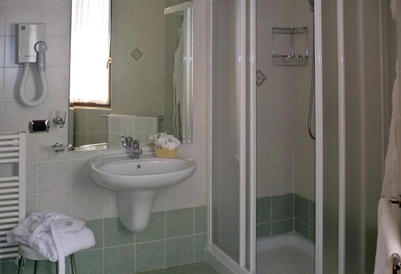 スタンダードルーム, Astra