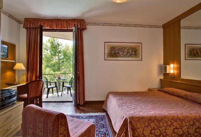 スタンダードルーム, Astra