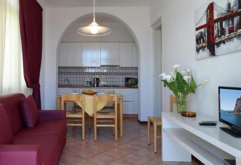 ２ベッドルームアパートメント, Astra