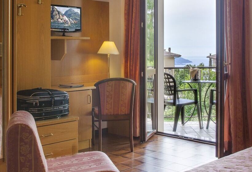 スタンダードルーム, Astra