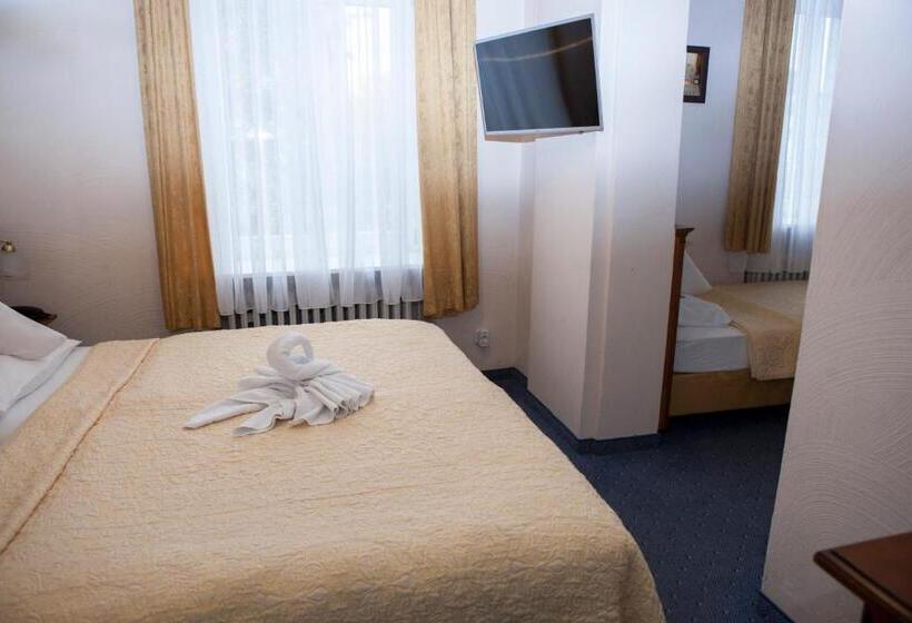 اتاق استاندارد سه نفره, Baden