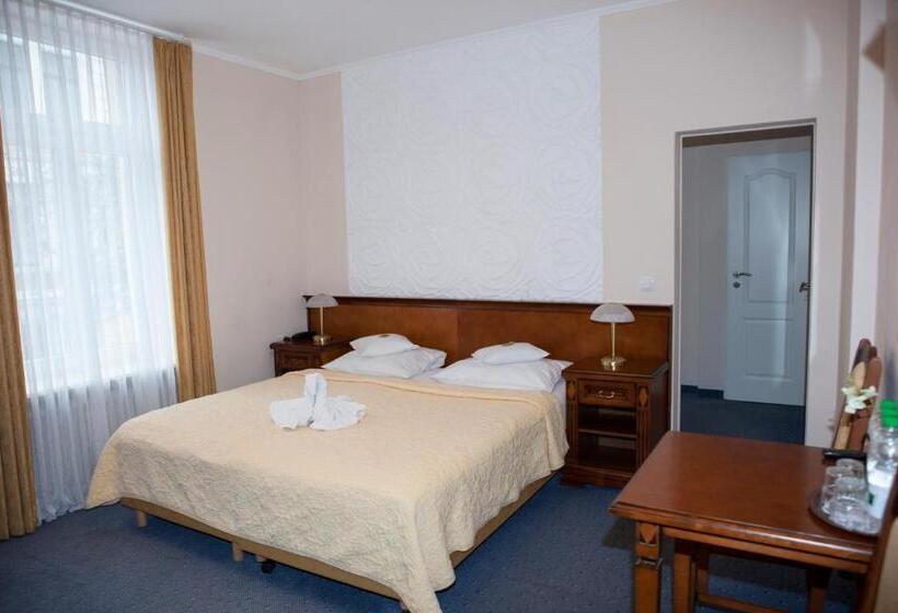 اتاق استاندارد چهار تخته, Baden