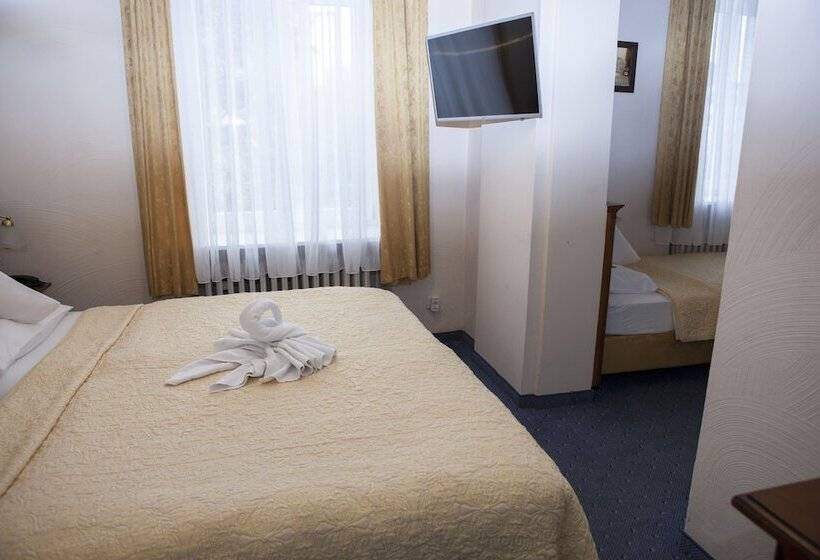 اتاق استاندارد سه نفره, Baden