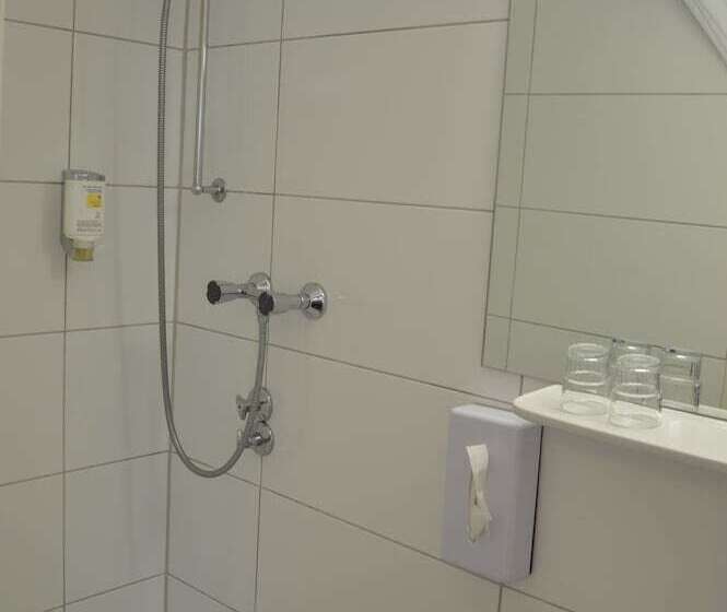 标准间, Commerz Hamburg