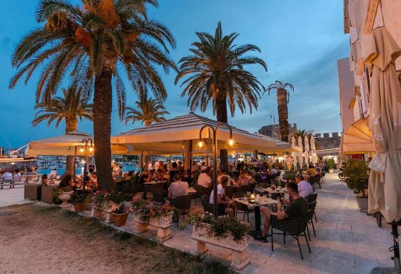 اتاق استاندارد با چشمانداز دریا, Concordia