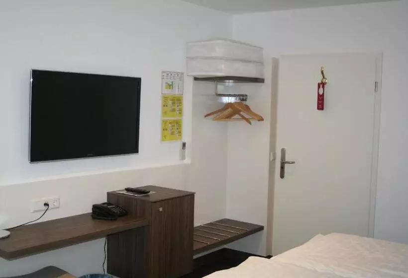 Standard Triple Room, & Gasthaus Backmulde