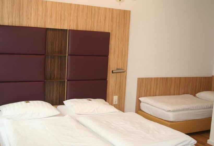 חדר סטנדרט לשלושה, & Gasthaus Backmulde