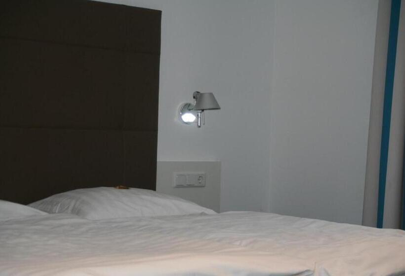 חדר סטנדרט לשלושה, & Gasthaus Backmulde