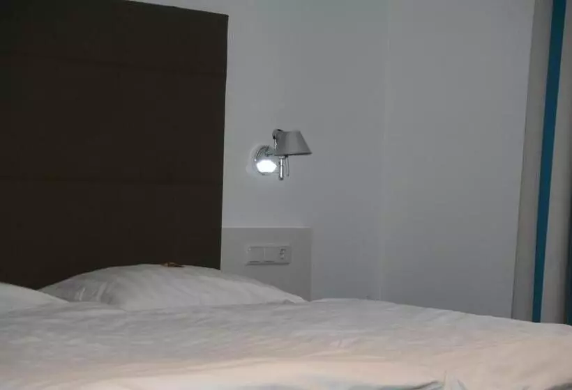 Standard Triple Room, & Gasthaus Backmulde