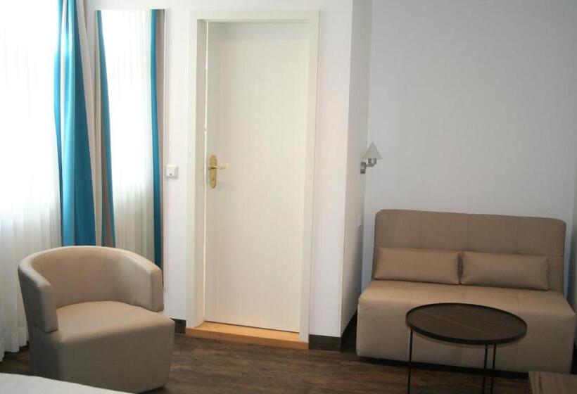 חדר סטנדרט לשלושה, & Gasthaus Backmulde