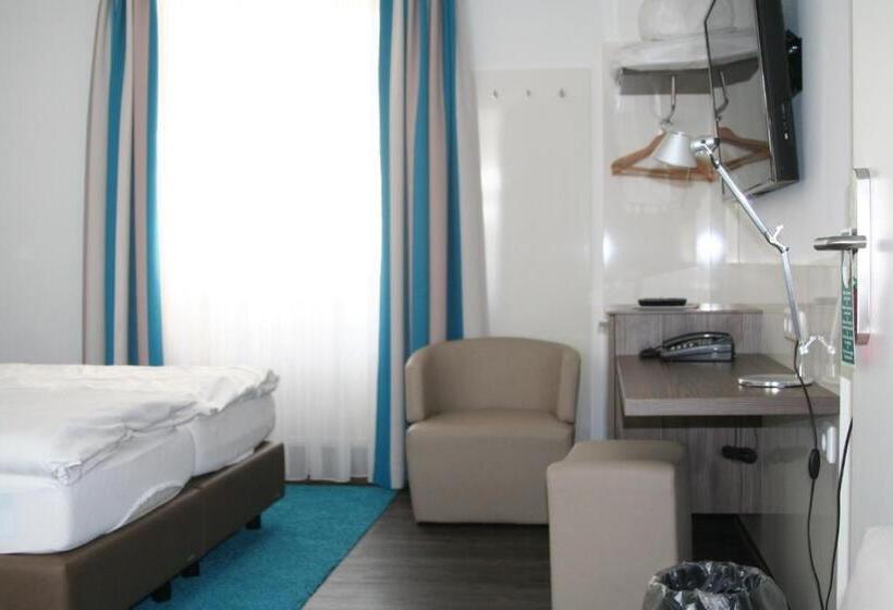 חדר סטנדרט לשלושה, & Gasthaus Backmulde