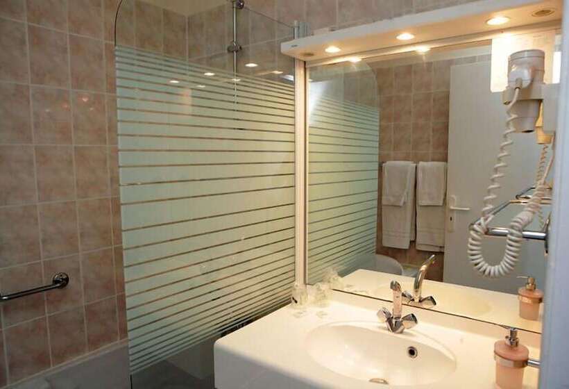 جناح جونيور, Logis Hôtel Les Nymphéas