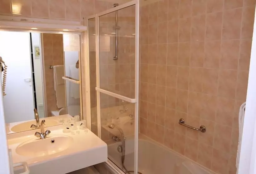スタンダードトリプルルーム, Logis Hôtel Les Nymphéas