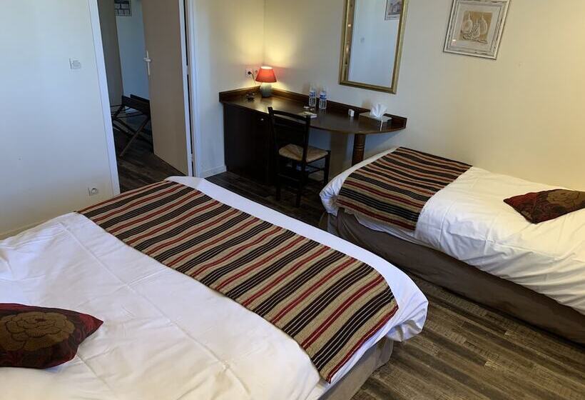 Номер Стандарт Трехместный, Logis Hôtel Les Nymphéas
