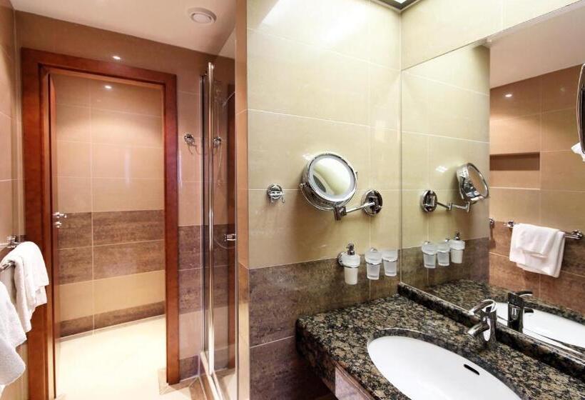 デラックスルーム, Jana