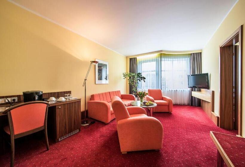 プレミアムスイート, Jana