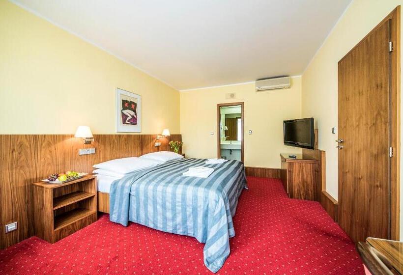 プレミアムスイート, Jana