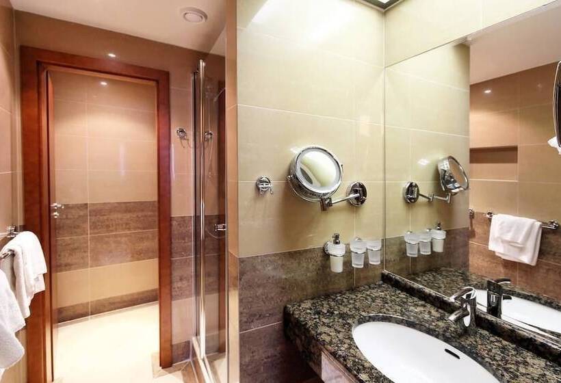 デラックスルーム, Jana