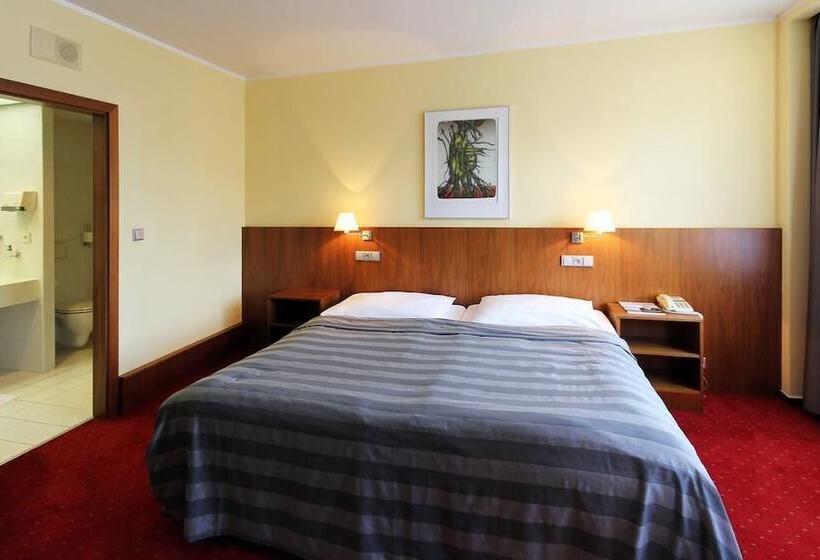 プレミアムスイート, Jana