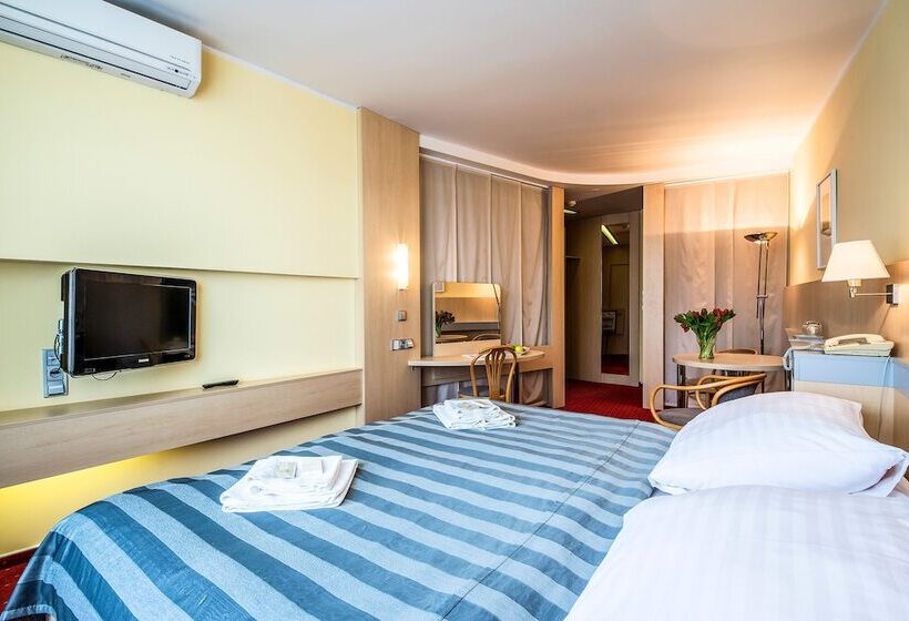 ジュニアスイート, Jana