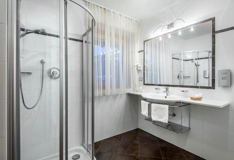 חדר סופריור, Kristallhotel Corona Krone