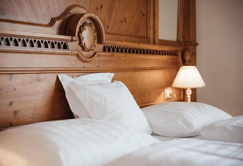 חדר סופריור עם מרפסת, Kristallhotel Corona Krone