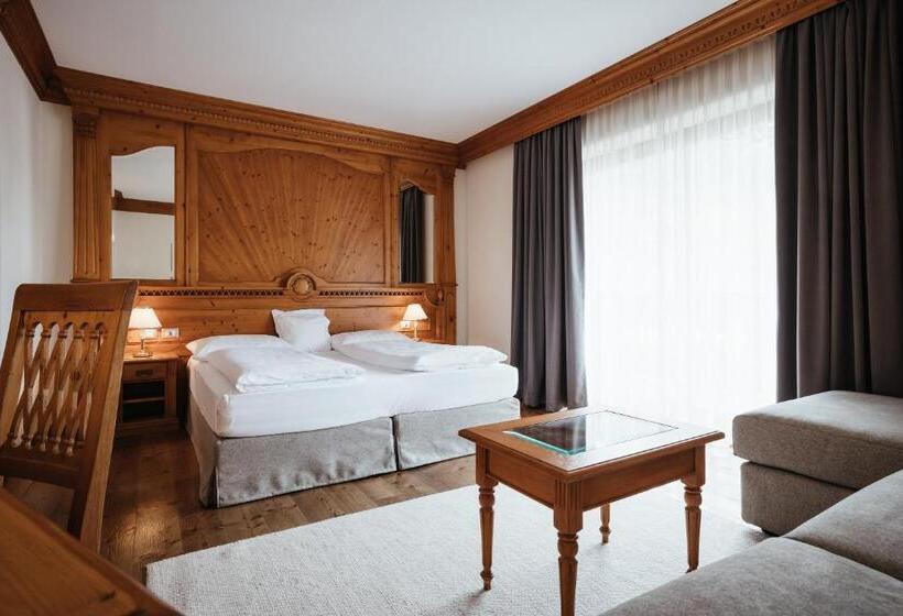 חדר סופריור עם מרפסת, Kristallhotel Corona Krone