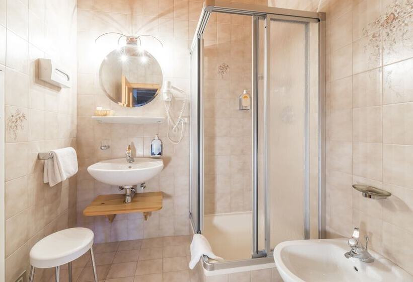 חדר קומפורט יחיד, Kristallhotel Corona Krone